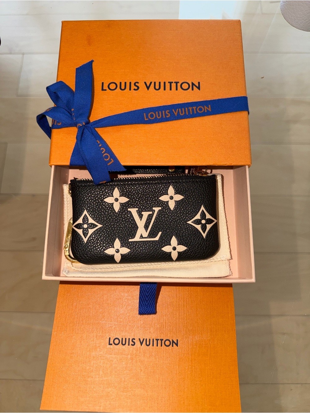Auth Louis Vuitton key pouch in monogram empreinte leather (Brand New) - Picture 10 of 12